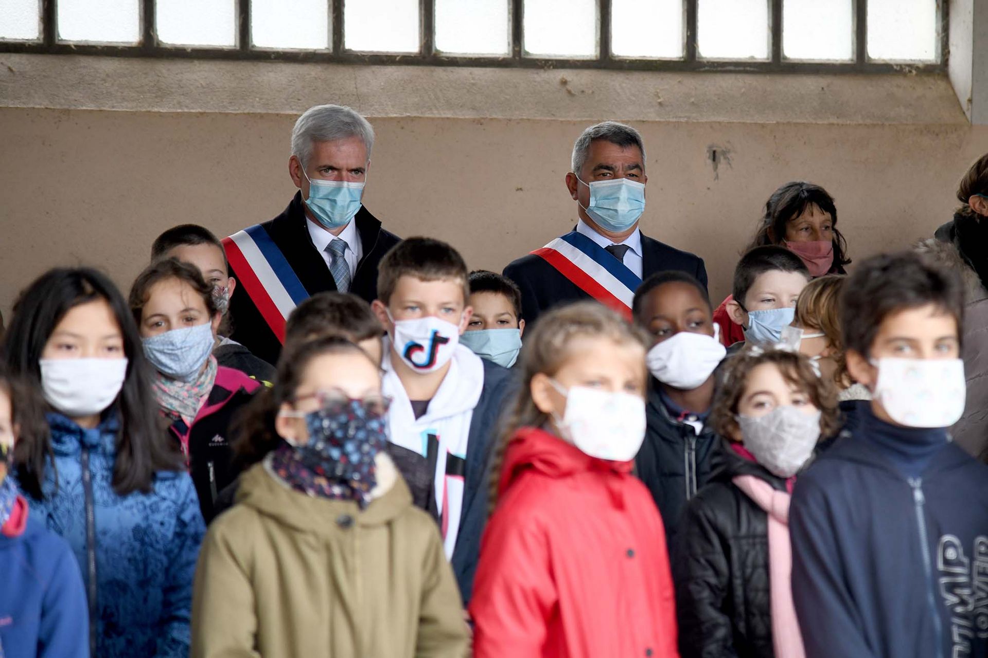 David Samzun, maire de Saint-Nazaire et Xavier Perrin, 1er adjoint chargé de l'éducation assistaient à la cérémonie ce lundi matin.