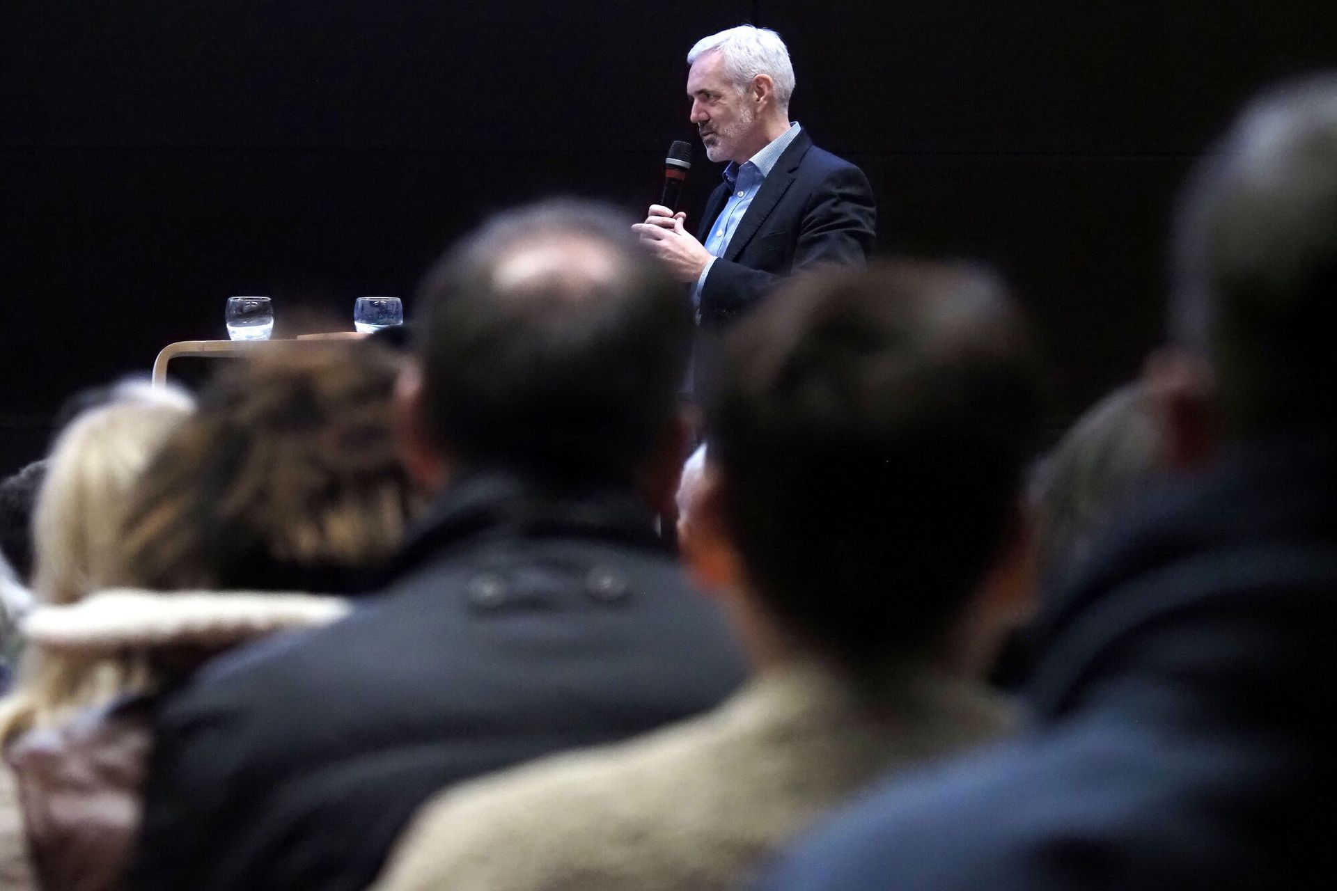 Xavier Perrin, adjoint en charge de l'Education lors du premier rendez-vous sur le Projet éducatif global à l'Alvéole 12. (Ville de Saint-Nazaire - Martin Launay)